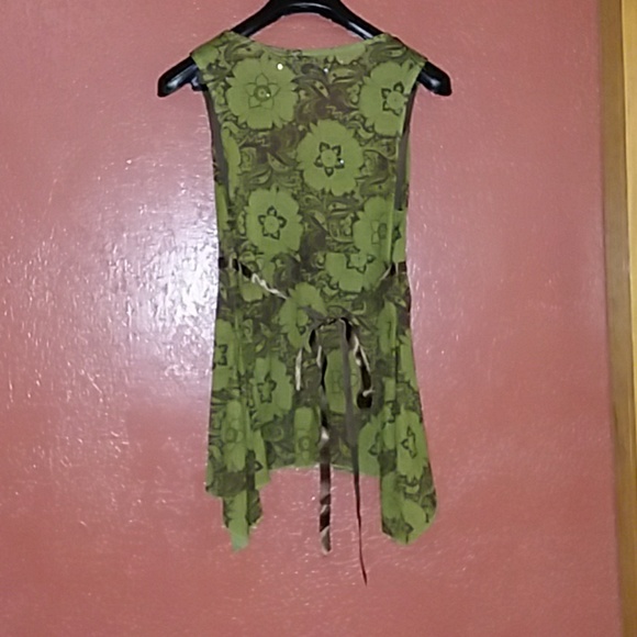 L blouse - Picture 2 of 3